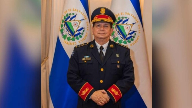 Mueren el director de la Policía de El Salvador y ocho personas más en un accidente de helicóptero