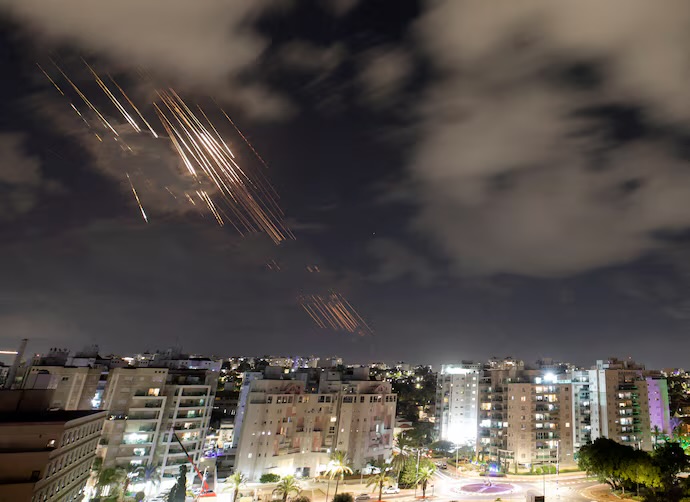 Irán lazo más de 200 misiles contra Israel