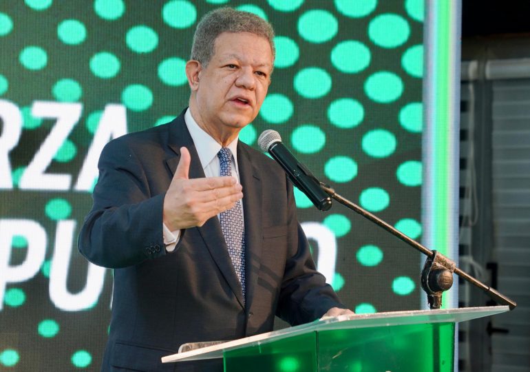 Leonel Fernández y CONEP llaman al diálogo para discutir reforma fiscal