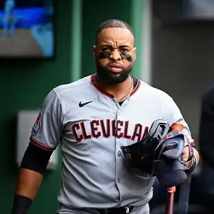 Carlos Santana va rumbo a los 400 dobles