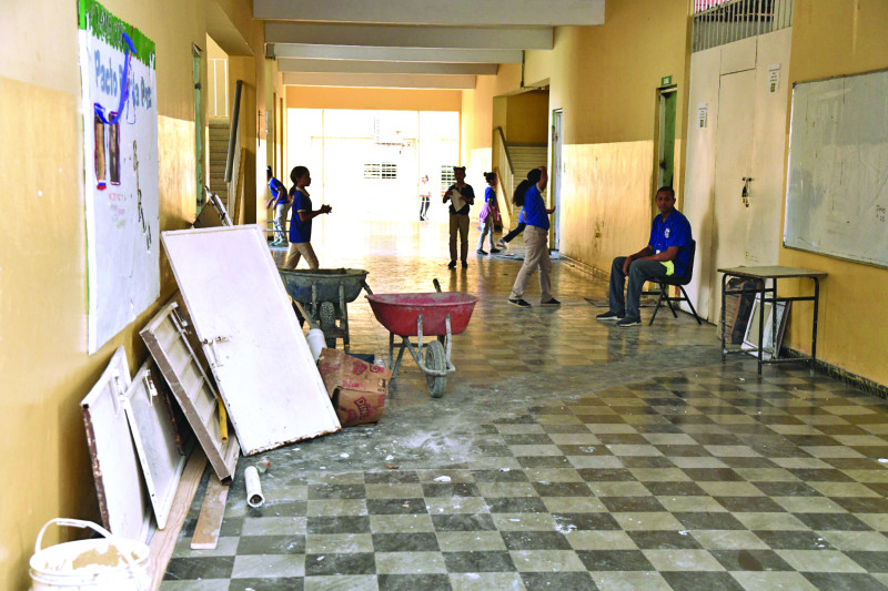 Padre denuncia que su hijo fue apuñalado a la salida del liceo Fidel Ferrer