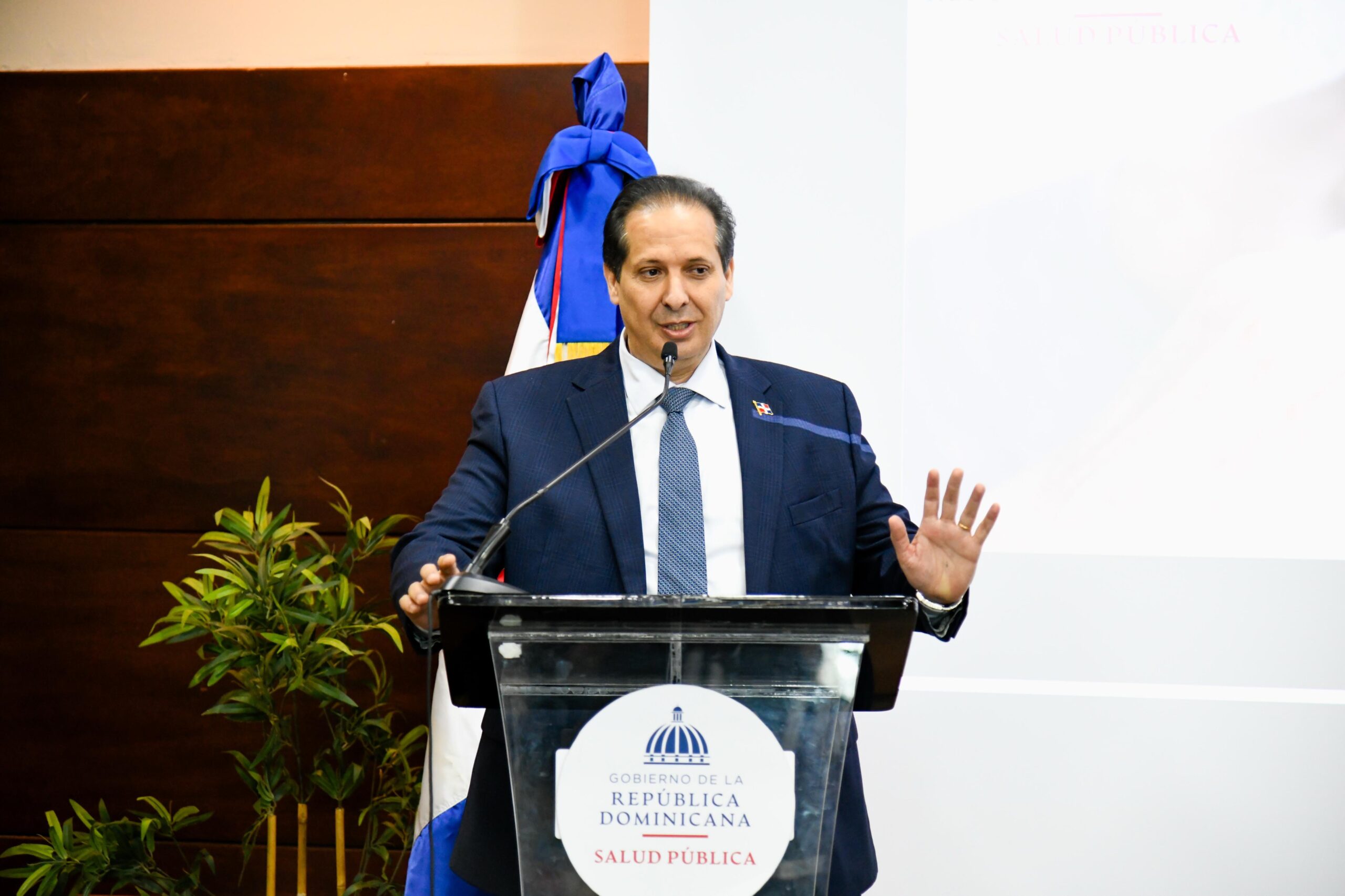 Víctor Atallah destaca esfuerzos del Gobierno para elevar la esperanza de vida de los adultos mayores