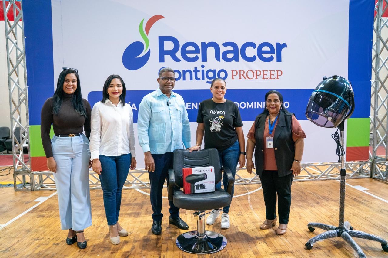 Propeep impulsa emprendedores con apoyo de RD$5.3 millones en equipos y herramientas de trabajo a través programa “Renacer Contigo”