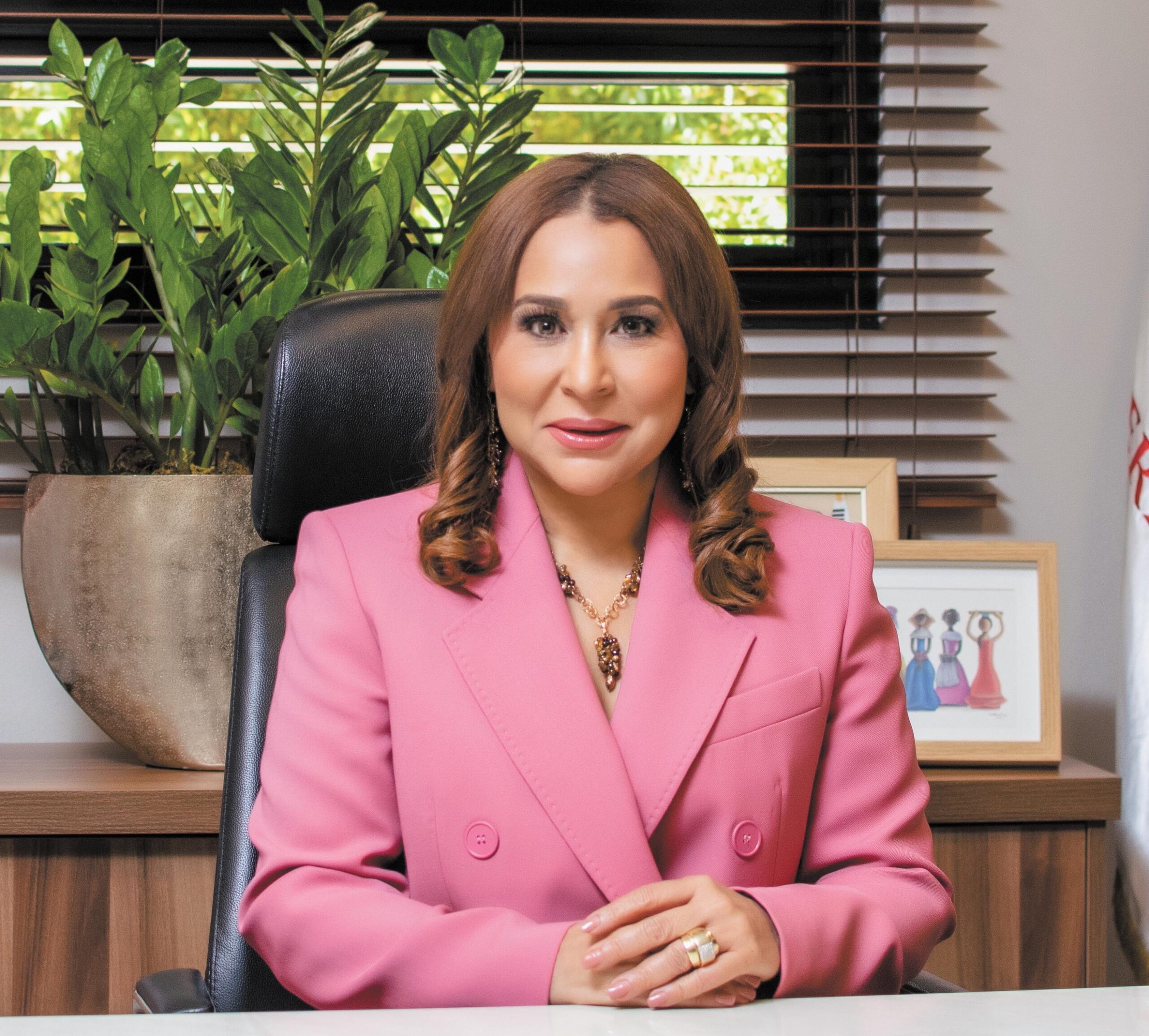 Ministra de la Mujer saliente agradece al presidente Luis Abinader el reconocimiento a su trabajo al designarla como Directora General de Desarrollo Social Supérate