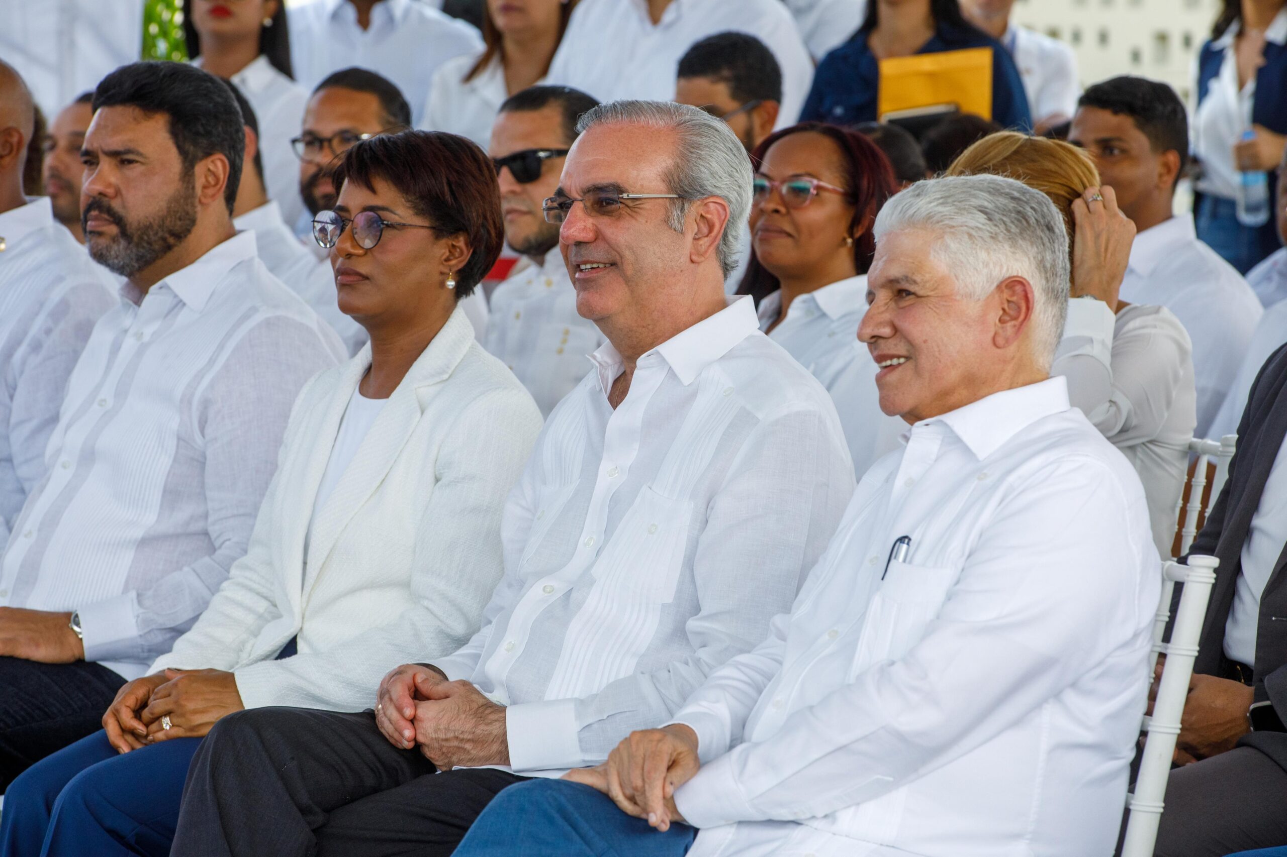 Presidente Abinader inaugura moderno mercado municipal que beneficiará directamente a más de 200 pequeños y medianos comerciantes en Higüey