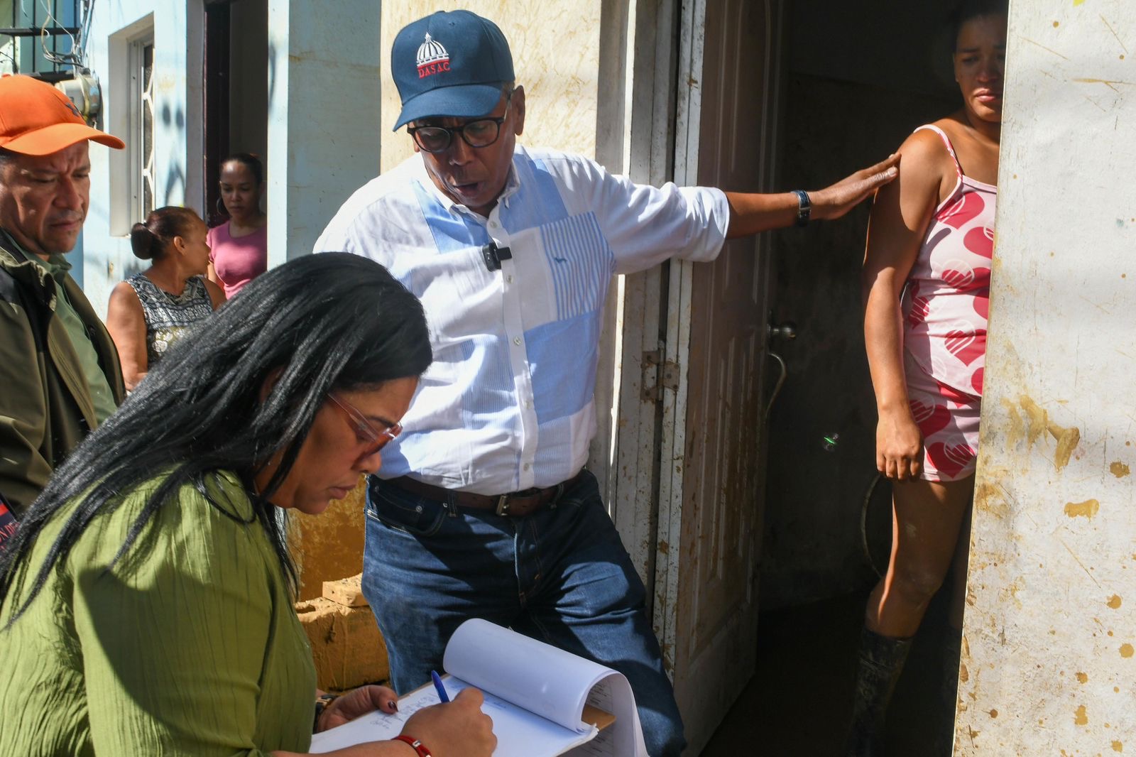 DASAC implementa en Gaspar Hernández segunda fase del protocolo de emergencia con entrega de electrodomésticos, enseres y raciones crudas