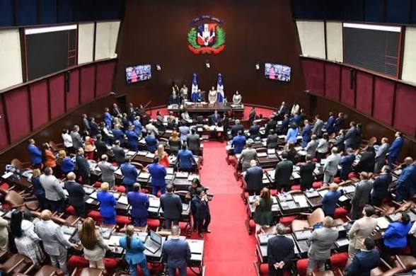 Legisladores reclaman mayor velocidad en la reforma laboral